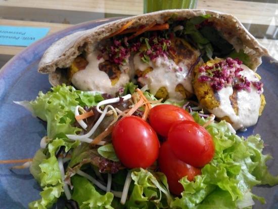 Om Hanoi Yoga Studio & Vegetarian Cafe